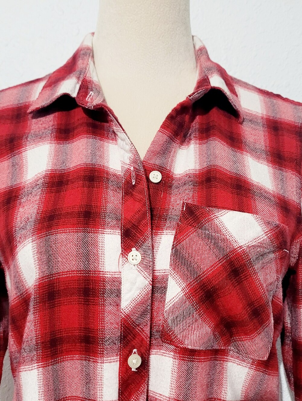 GAP Red Plaid Flannel Shirt Size Medium Woman Button Front Casual Top Flannel - Picture 3 of 11
